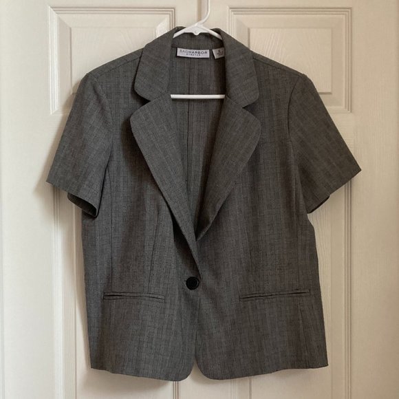 Sag Harbor Jackets & Blazers - Sag Harbor black pattered short sleeve lightweight, unlined jacket - Size 12